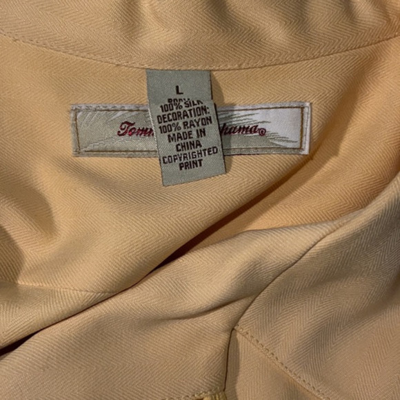 SIZE large yellow 100% silk tommy bahama button down t shirt - Picture 3 of 4